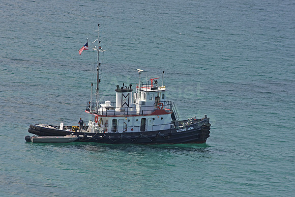2011-09-09-0029 Tug Wendy Anne on Lake Michigan
