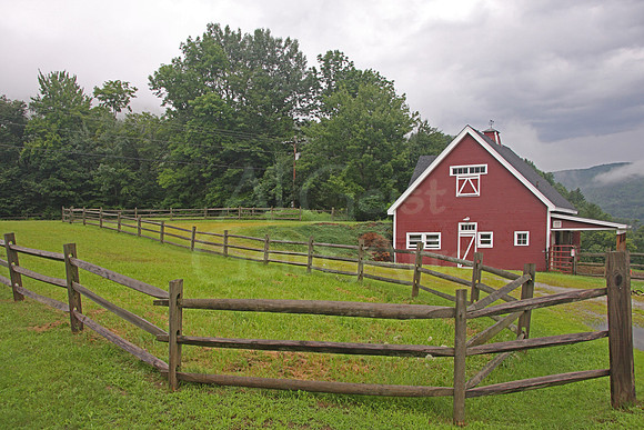 2008-08-02_0004 Modern New England Farm
